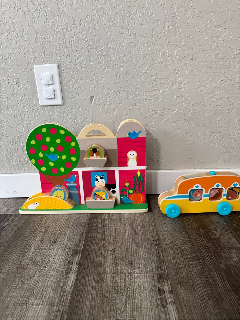 Melissa & Doug Wooden Farm Playset with Pink Barn and Green Tree